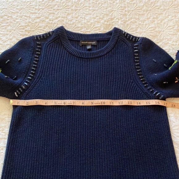 Gorgeous navy cotton blend short sleeved sweater with bling on & around sleeves - Picture 7 of 10